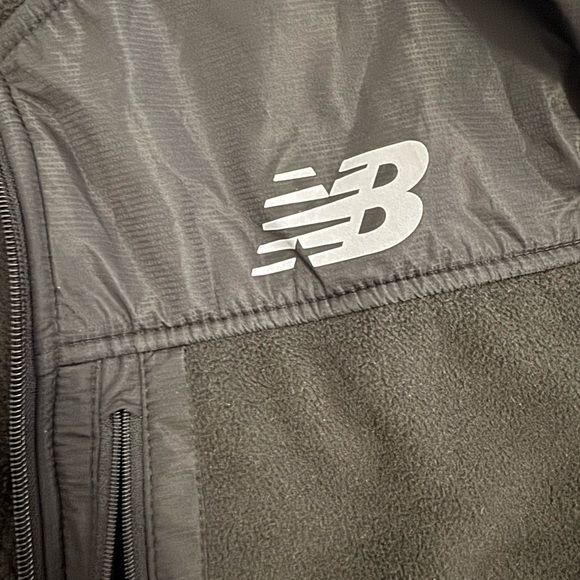 New Balance Black Hooded Jacket - Picture 2 of 5